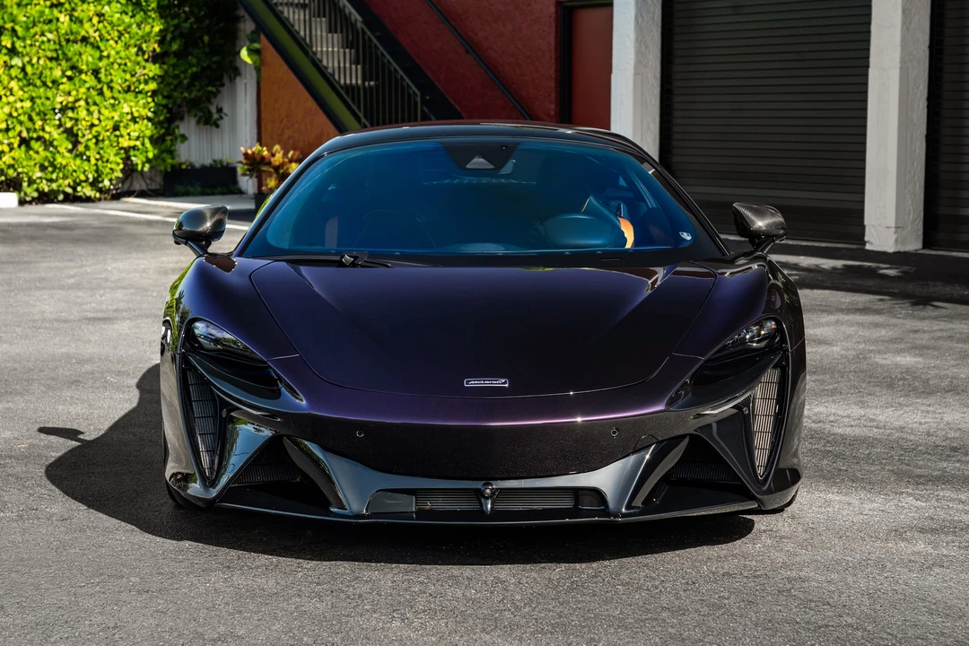 2025 McLaren Artura - Image 21 of 31