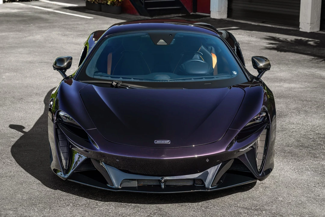 2025 McLaren Artura - Image 22 of 31