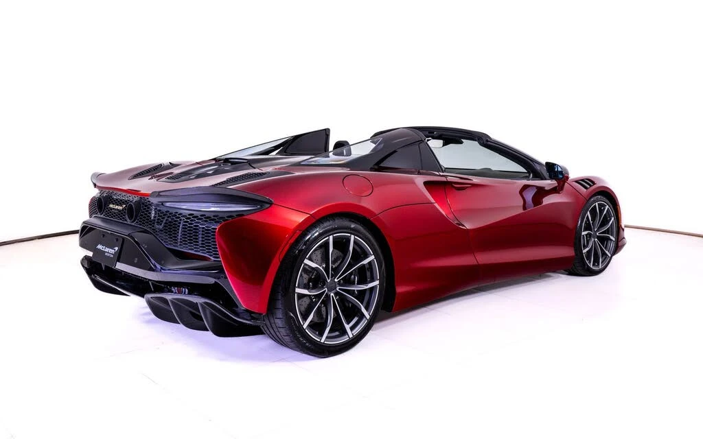 2025 McLaren Artura Spider - Image 7 of 27