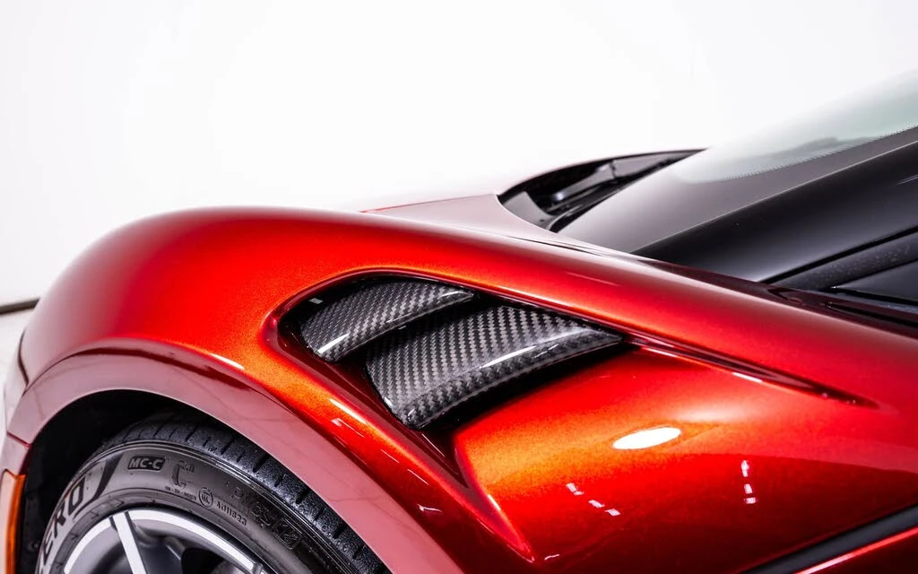 2025 McLaren Artura Spider - Image 17 of 27