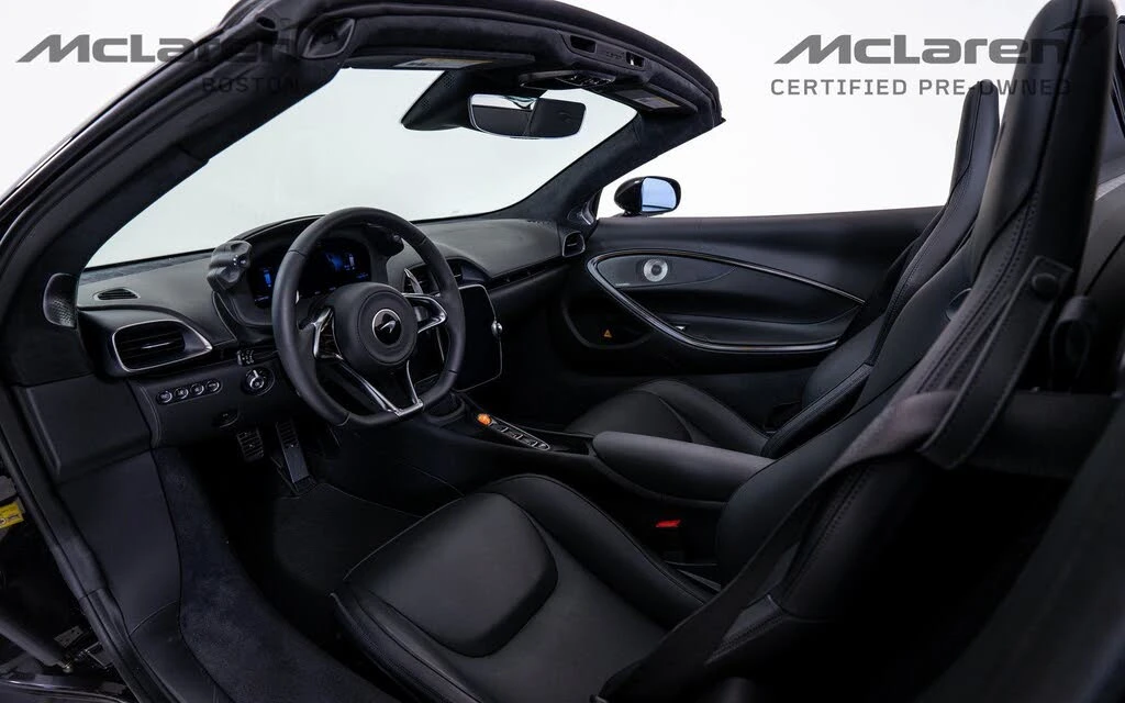 2025 McLaren Artura Spider - Image 20 of 22