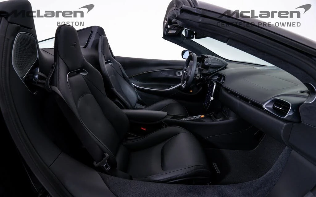 2025 McLaren Artura Spider - Image 19 of 22