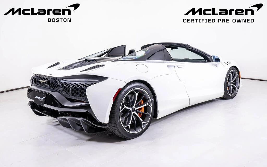 2025 McLaren Artura Spider - Image 7 of 22
