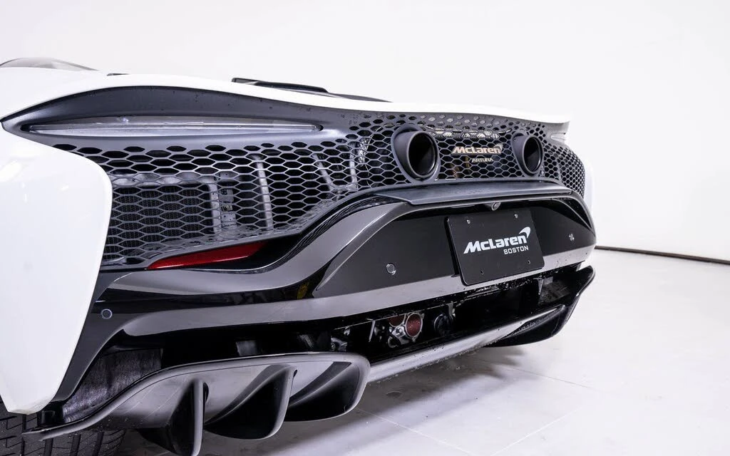 2025 McLaren Artura Spider - Image 13 of 22