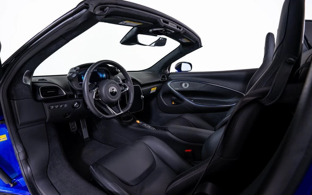 2025 McLaren Artura Spider - Image 18 of 22