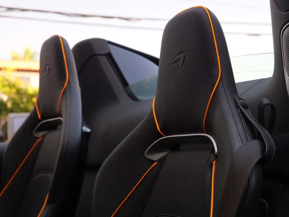 2025 McLaren Artura - Image 17 of 26