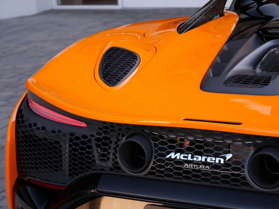 2025 McLaren Artura - Image 21 of 26