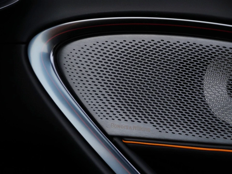 2025 McLaren Artura - Image 15 of 26