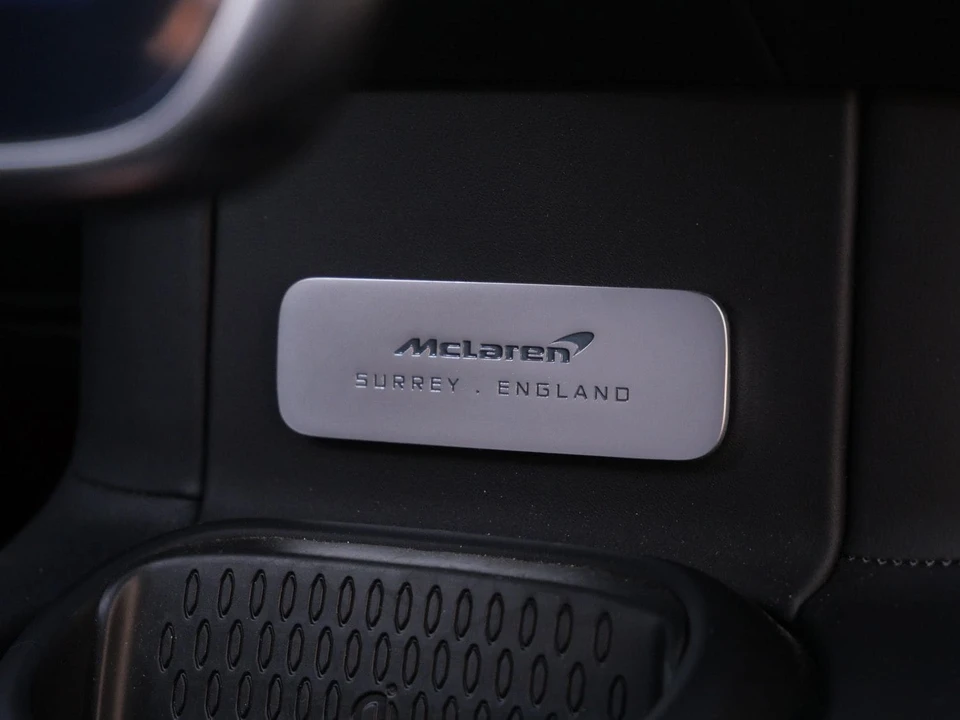 2025 McLaren Artura - Image 18 of 26