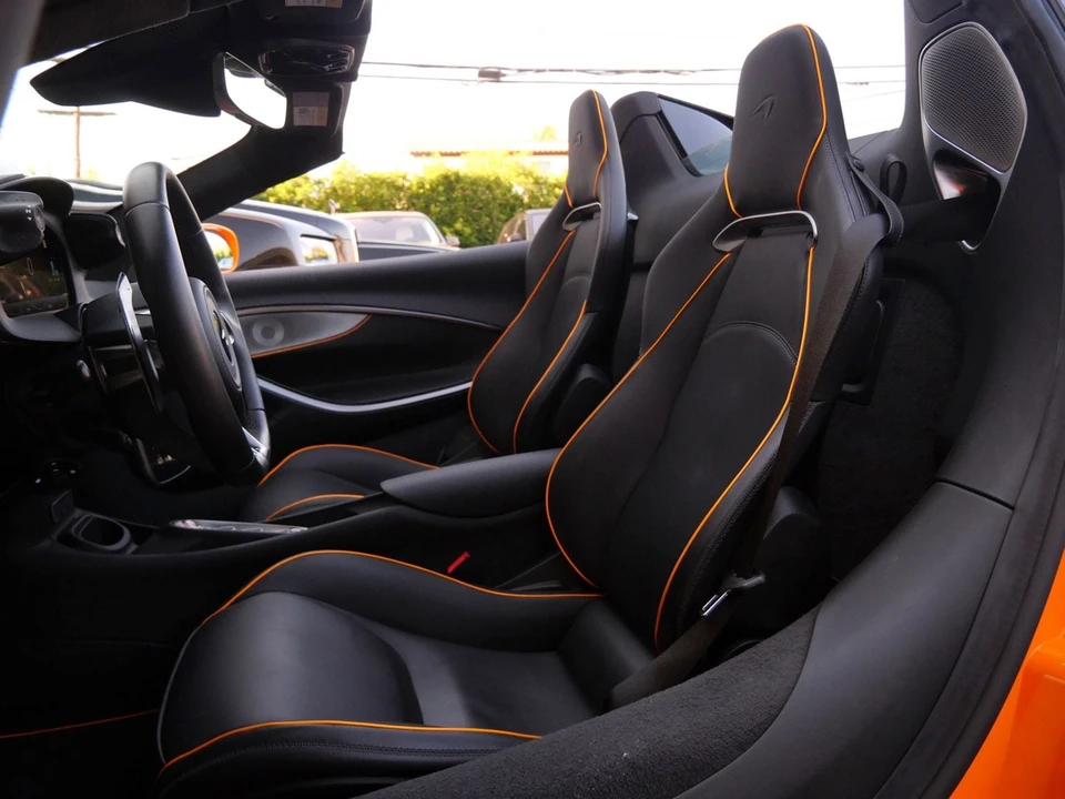 2025 McLaren Artura - Image 16 of 26