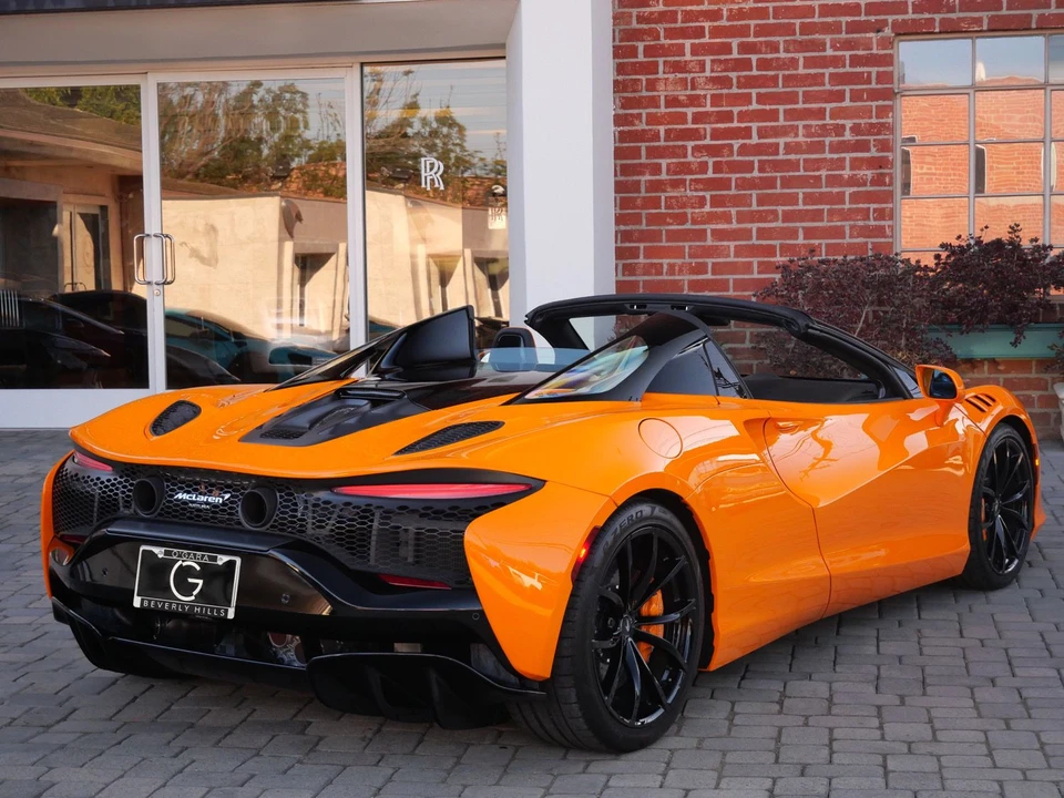 2025 McLaren Artura - Image 4 of 26