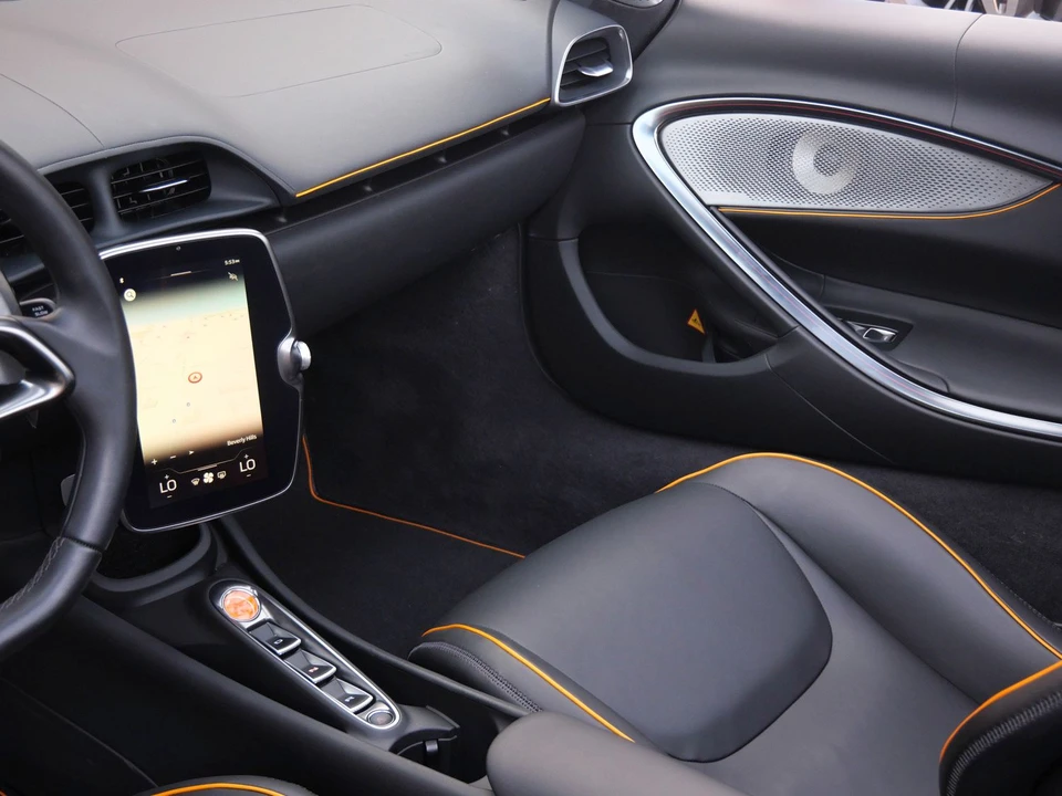 2025 McLaren Artura - Image 13 of 26