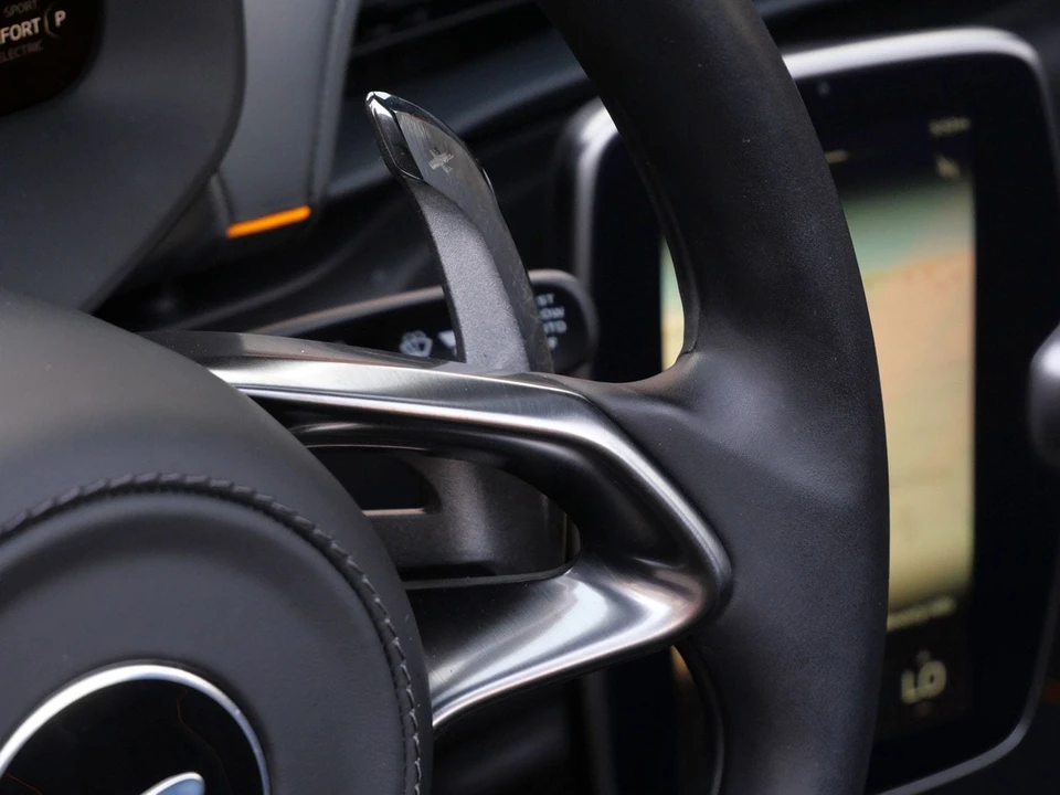 2025 McLaren Artura - Image 12 of 26