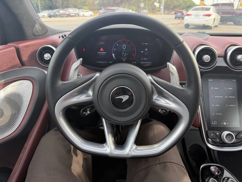 2025 McLaren GT - Image 10 of 12