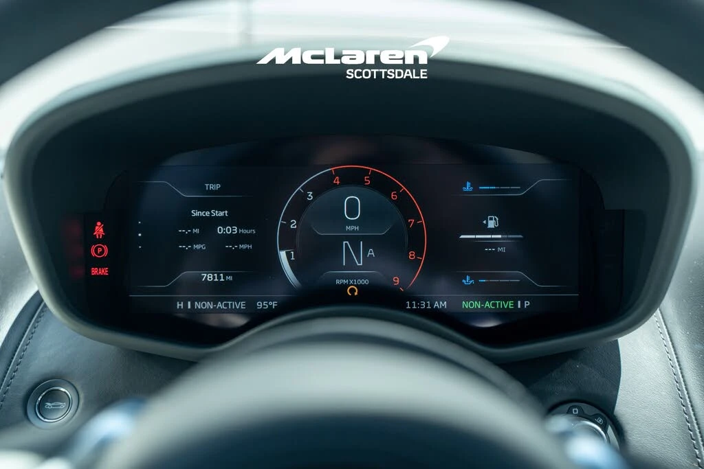 2025 McLaren GT - Image 14 of 31