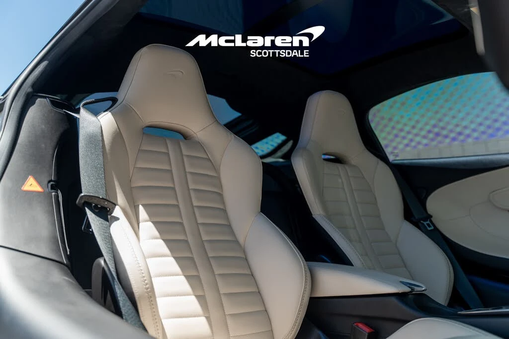 2025 McLaren GT - Image 12 of 31