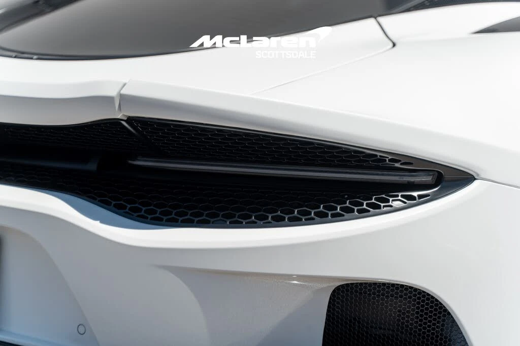 2025 McLaren GT - Image 24 of 31