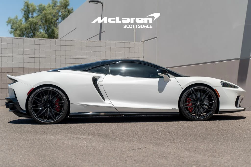 2025 McLaren GT - Image 8 of 31