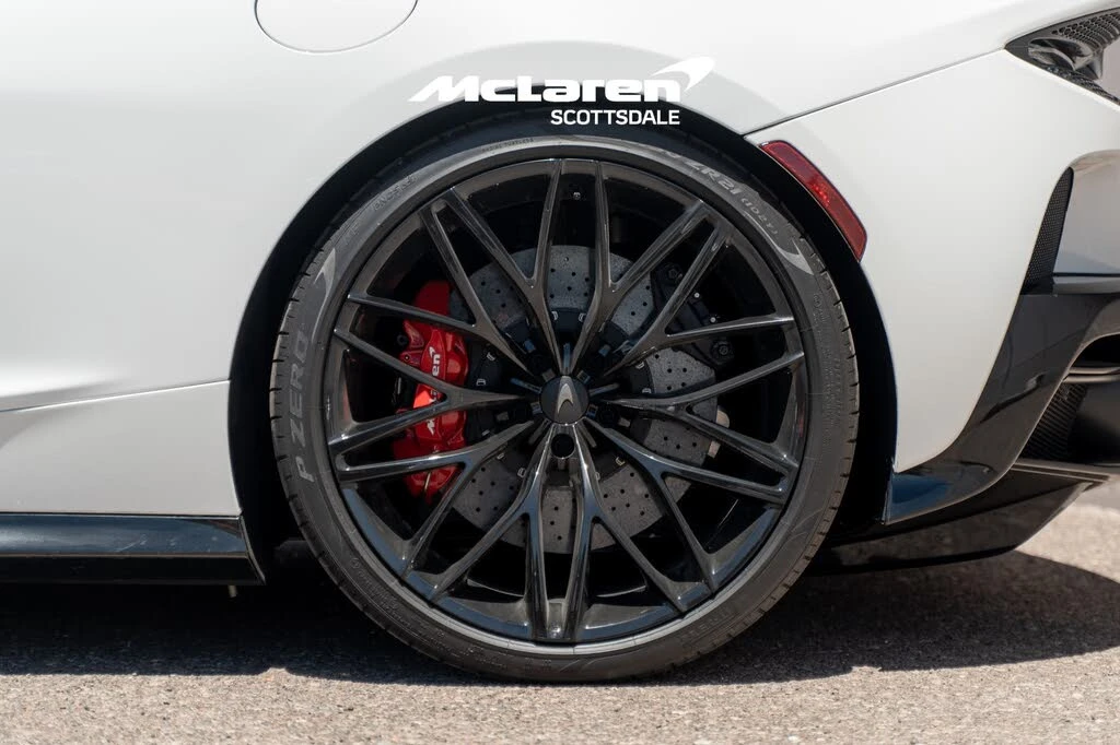 2025 McLaren GT - Image 29 of 31