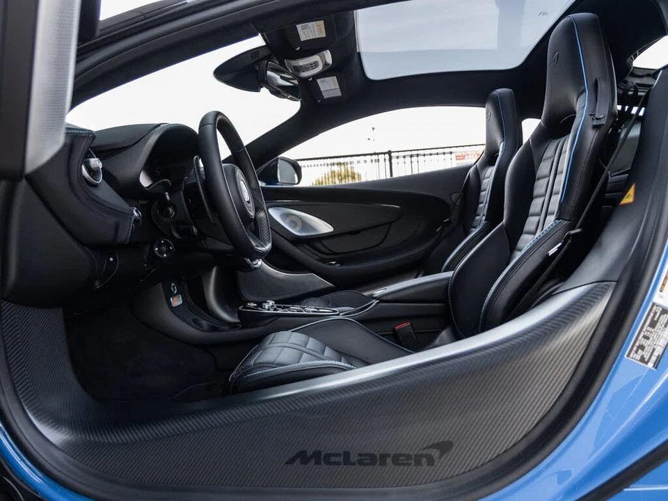 2025 McLaren GT - Image 26 of 31