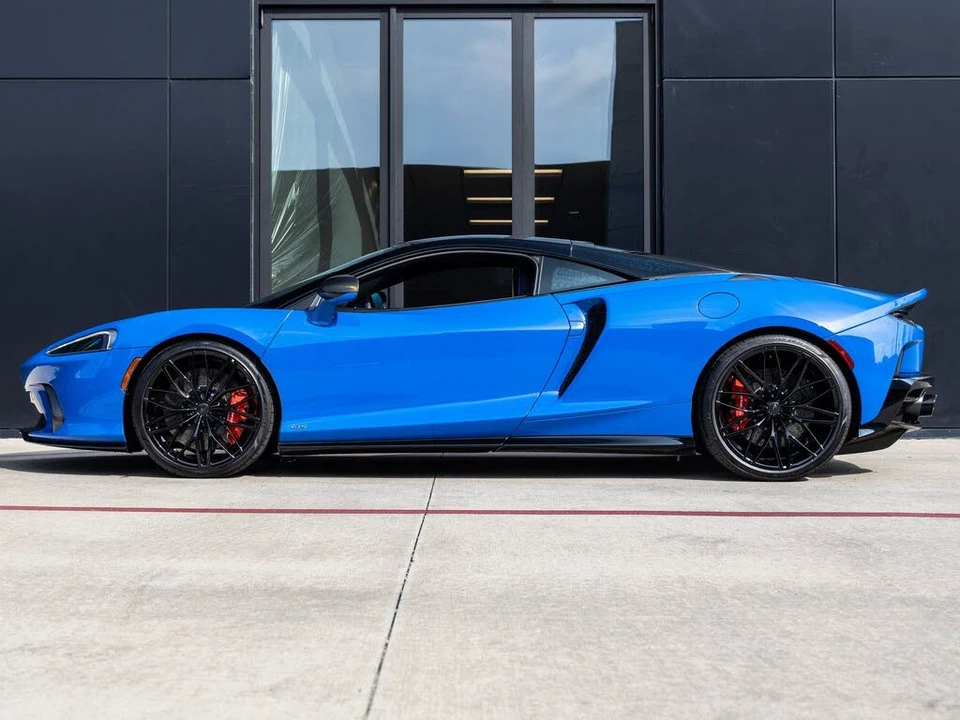 2025 McLaren GT - Image 10 of 31