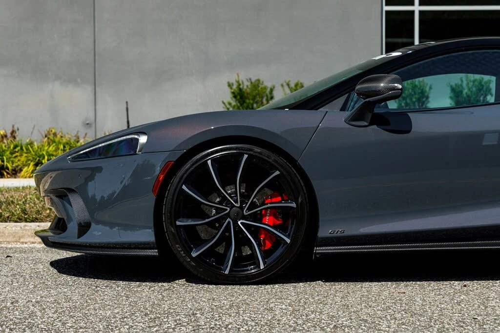 2025 McLaren GT - Image 28 of 31