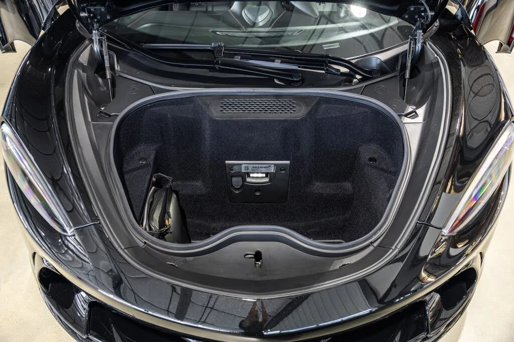 2025 McLaren GT - Image 29 of 31