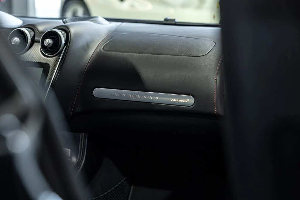 2025 McLaren GT - Image 26 of 31