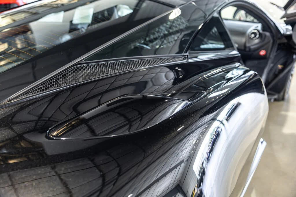 2025 McLaren GT - Image 16 of 31