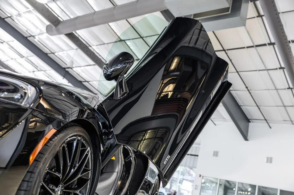 2025 McLaren GT - Image 13 of 31