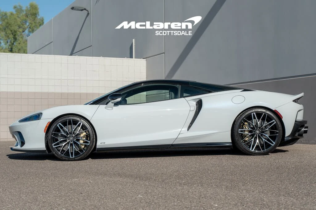 2025 McLaren GT - Image 4 of 31
