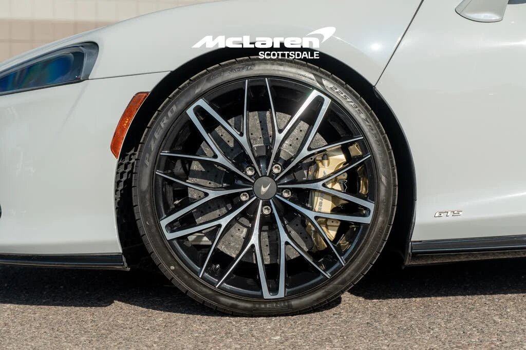 2025 McLaren GT - Image 28 of 31