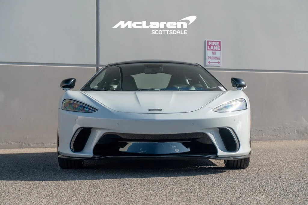2025 McLaren GT - Image 10 of 31