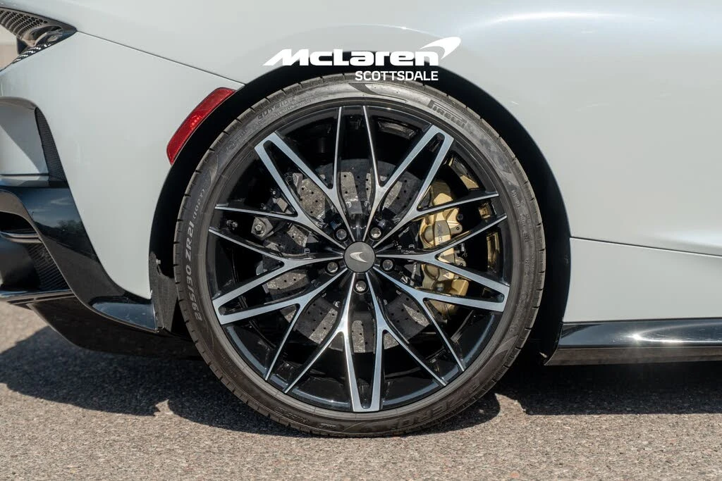 2025 McLaren GT - Image 30 of 31
