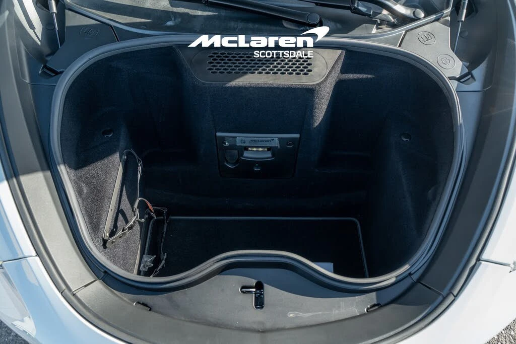 2025 McLaren GT - Image 27 of 31