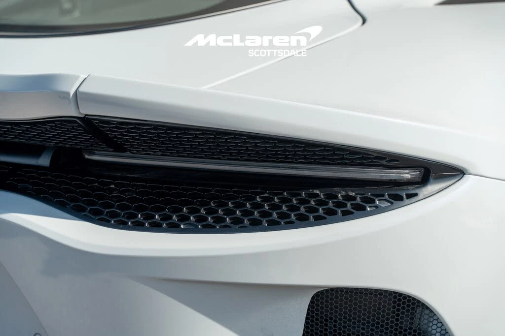 2025 McLaren GT - Image 24 of 31