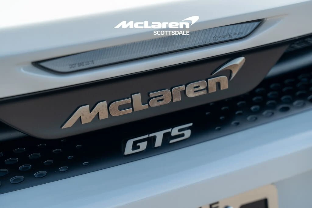 2025 McLaren GT - Image 23 of 31