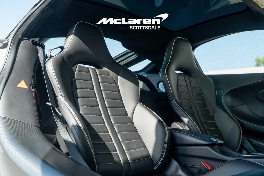 2025 McLaren GT - Image 12 of 31