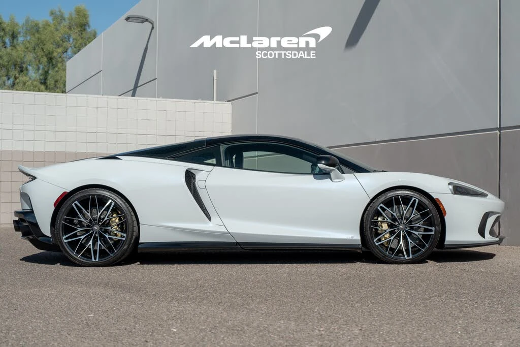 2025 McLaren GT - Image 8 of 31