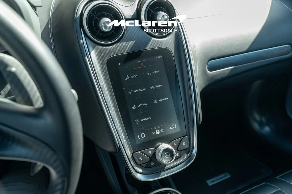 2025 McLaren GT - Image 15 of 31