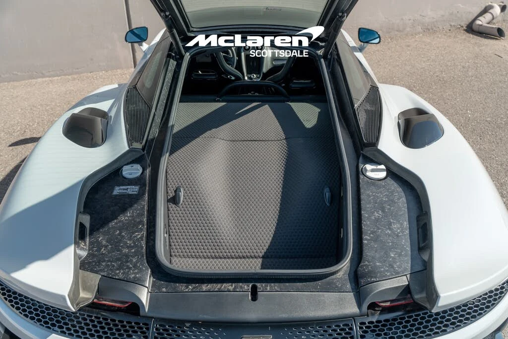 2025 McLaren GT - Image 26 of 31
