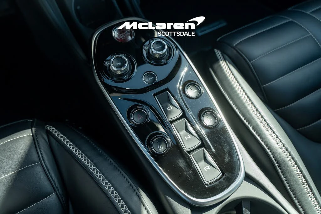 2025 McLaren GT - Image 16 of 31