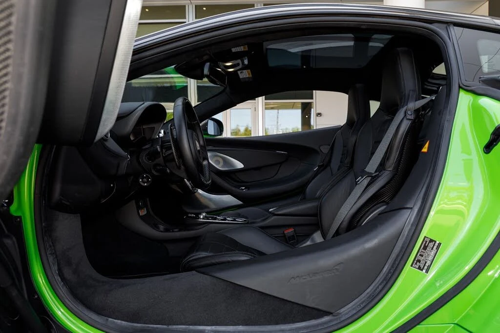 2025 McLaren GT - Image 29 of 31