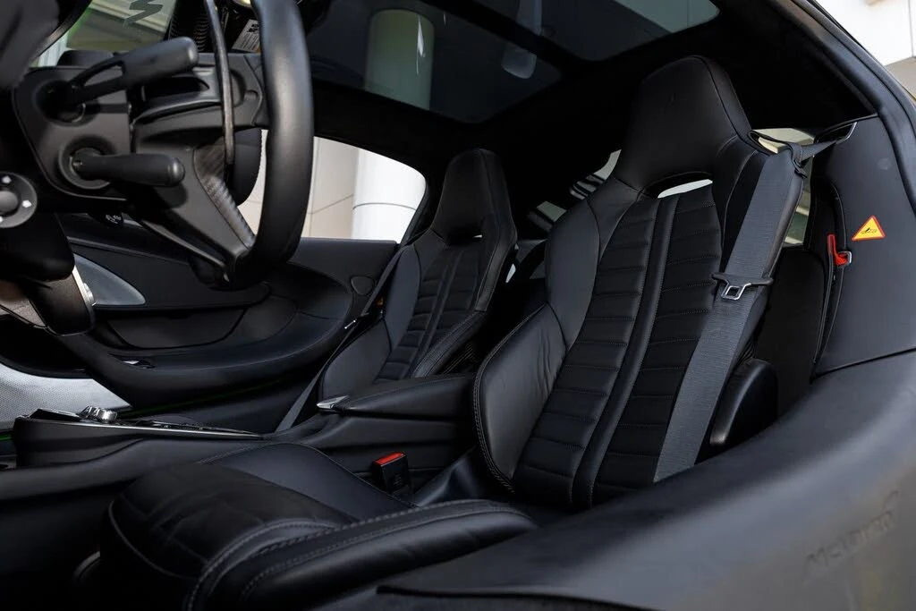 2025 McLaren GT - Image 30 of 31
