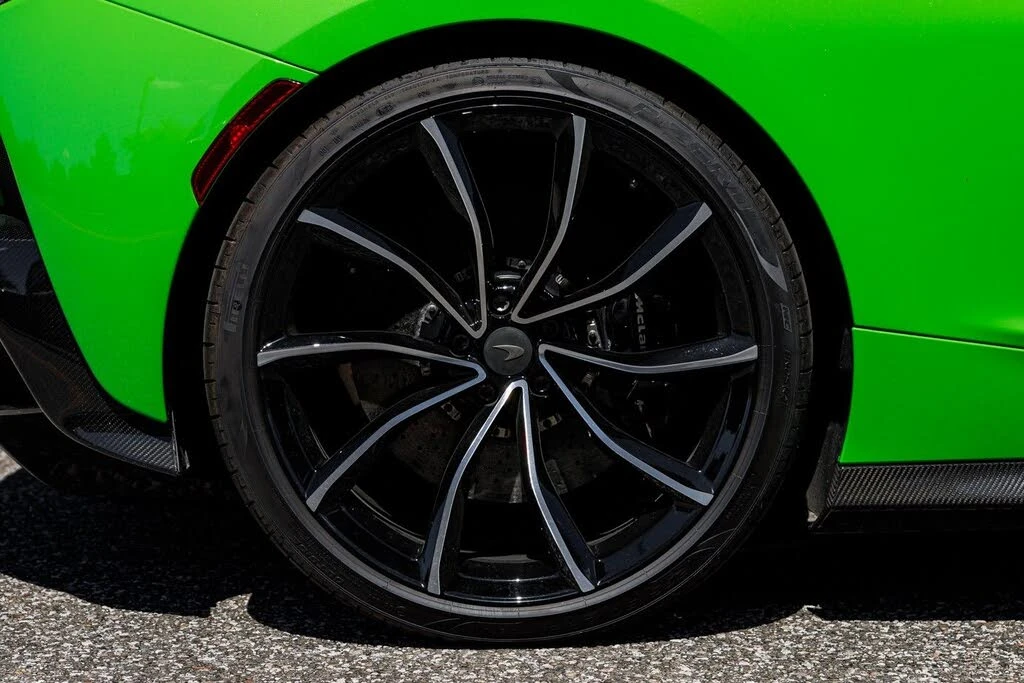 2025 McLaren GT - Image 6 of 31