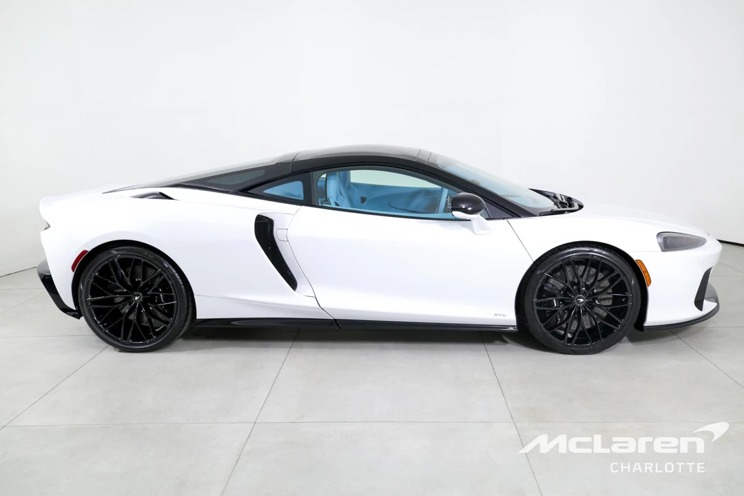 2025 McLaren GT - Image 10 of 31