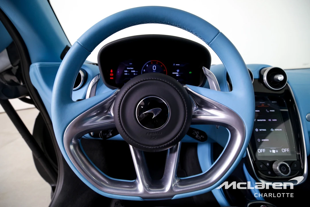 2025 McLaren GT - Image 15 of 31