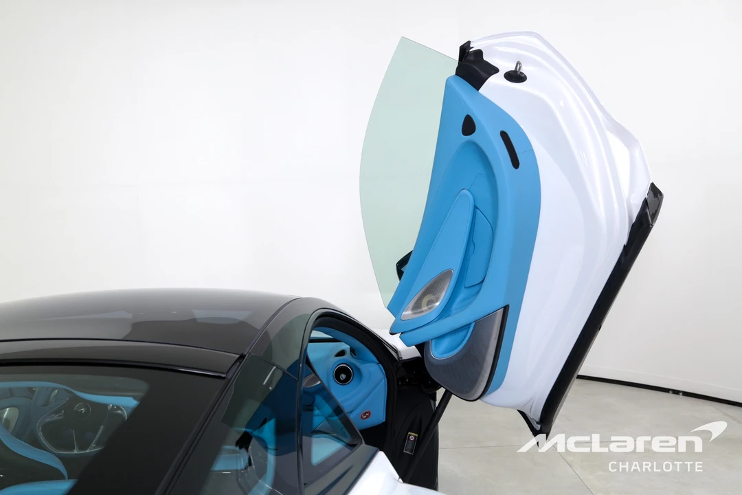2025 McLaren GT - Image 19 of 31