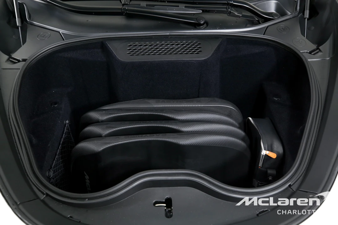 2025 McLaren GT - Image 25 of 31