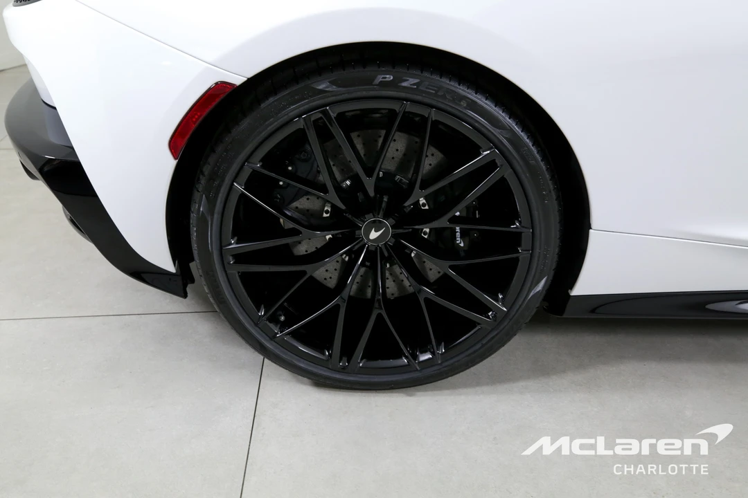 2025 McLaren GT - Image 26 of 31